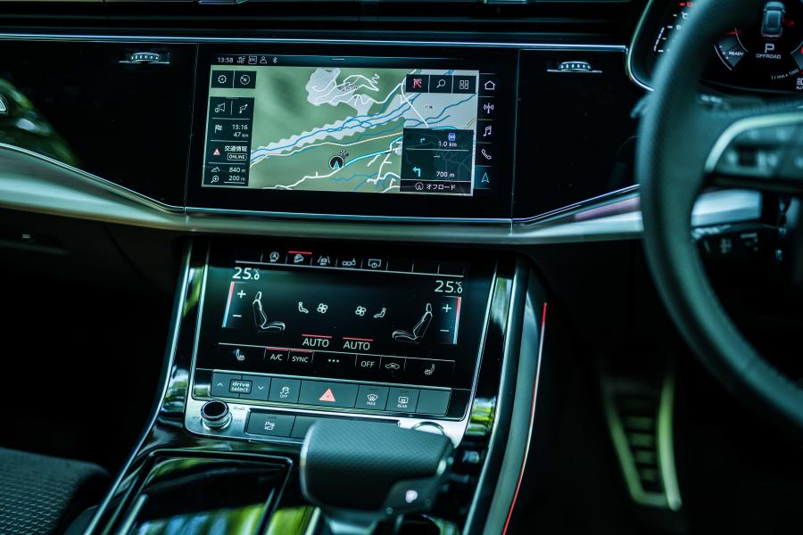 Детали интерьера Audi Q8 55 TFSI Quattro S-Line 2019 года  (JP) (фото 34 из 37)
